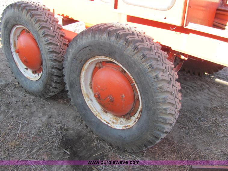 image for item E2609 1952 Allis Chalmers D motor grader