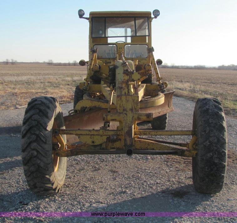image for item E2665 Caterpillar 12 motor grader