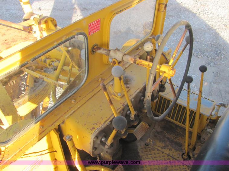 image for item E2665 Caterpillar 12 motor grader