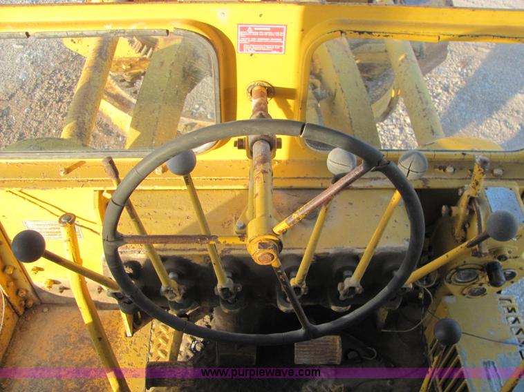 image for item E2665 Caterpillar 12 motor grader