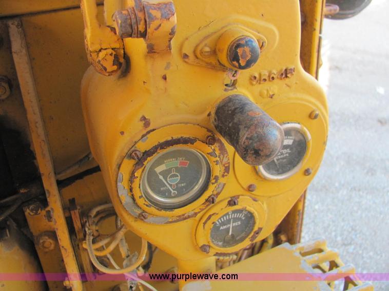 image for item E2665 Caterpillar 12 motor grader