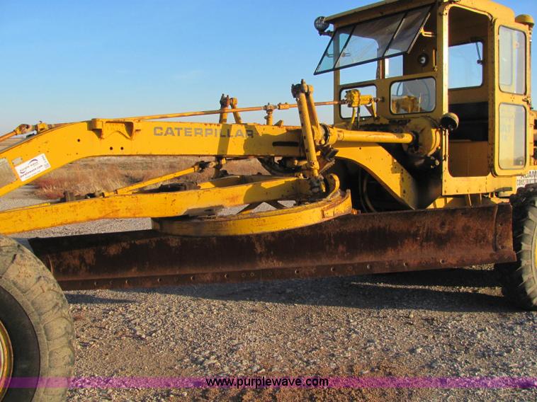 image for item E2665 Caterpillar 12 motor grader