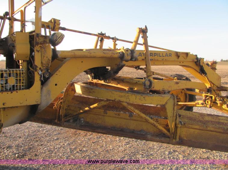 image for item E2665 Caterpillar 12 motor grader
