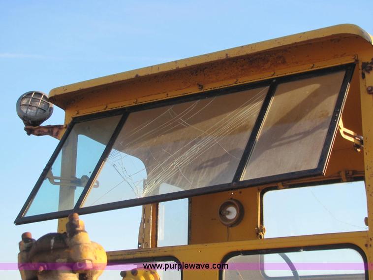 image for item E2665 Caterpillar 12 motor grader