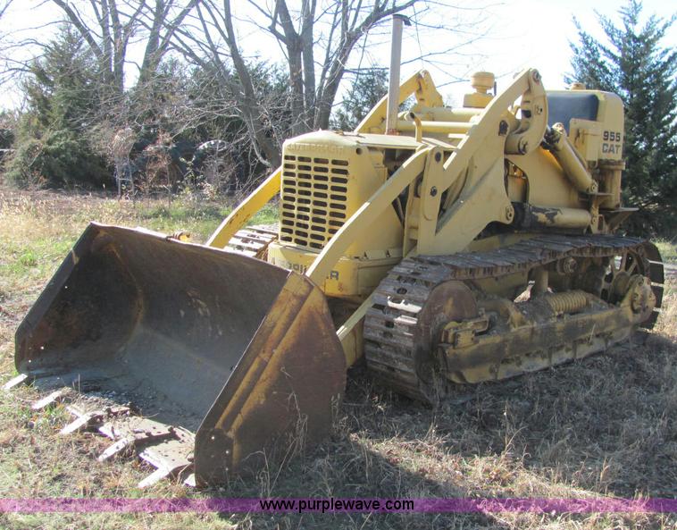 image for item E2672 1957 Caterpillar 955 track loader