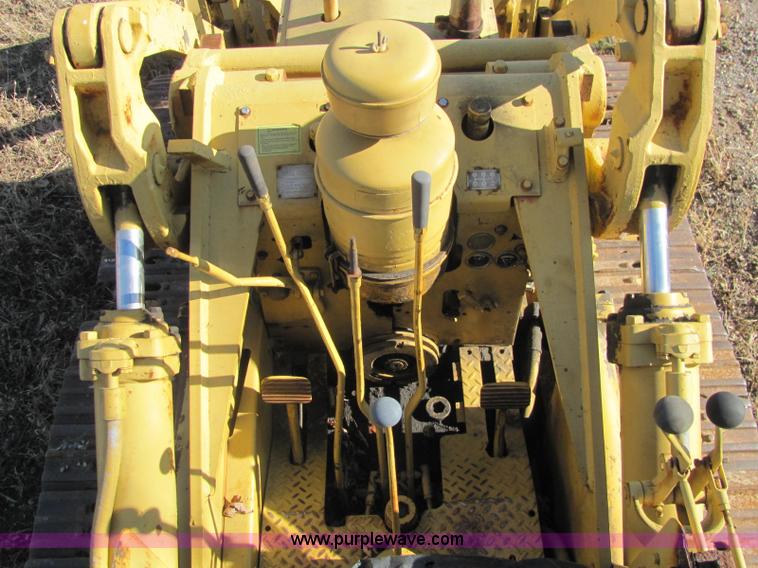 image for item E2672 1957 Caterpillar 955 track loader