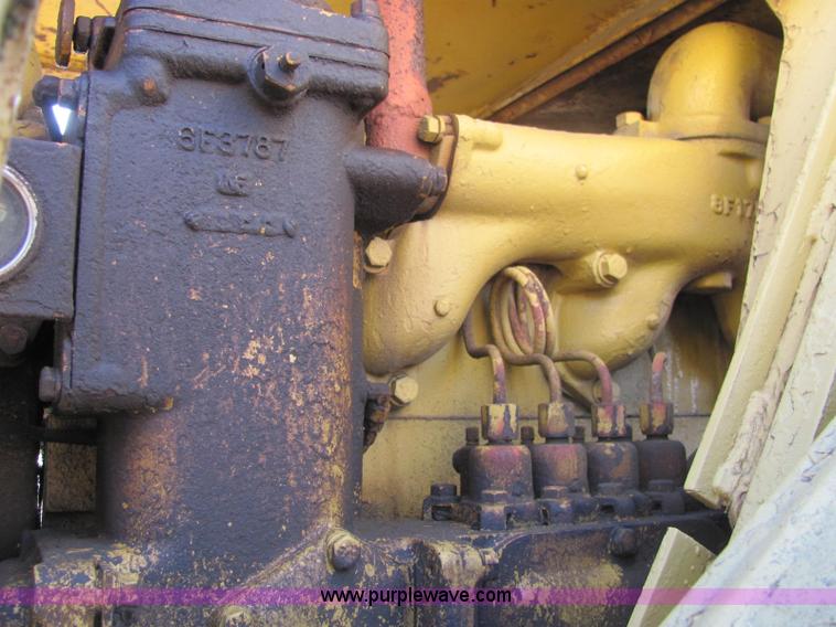 image for item E2672 1957 Caterpillar 955 track loader