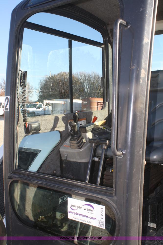 image for item F2751 2006 Bobcat 430HAG FastTrack compact excavator