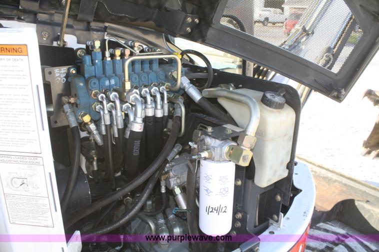 image for item F2751 2006 Bobcat 430HAG FastTrack compact excavator