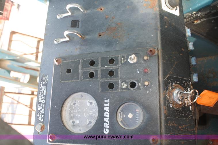 image for item F2753 1999 Gradall 534D telehandler