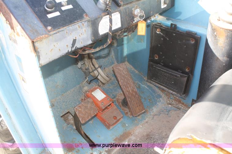 image for item F2753 1999 Gradall 534D telehandler