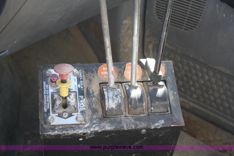 image for item F2756 2001 Ford F750 XL Super Duty water truck