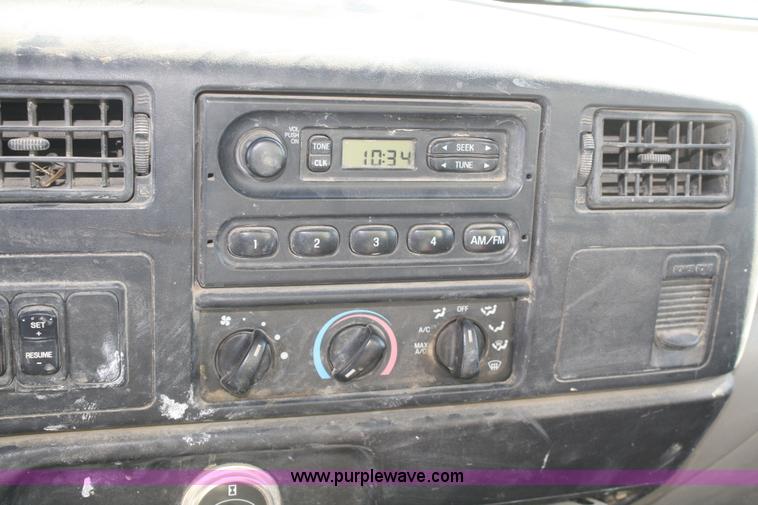 image for item F2756 2001 Ford F750 XL Super Duty water truck