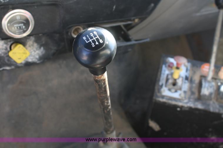 image for item F2756 2001 Ford F750 XL Super Duty water truck