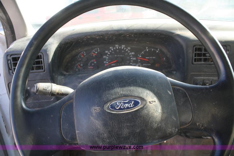 image for item F2756 2001 Ford F750 XL Super Duty water truck