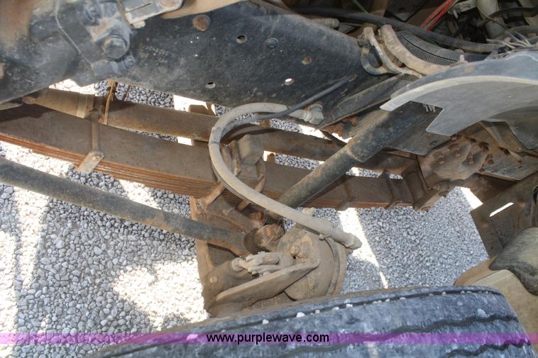 image for item F2756 2001 Ford F750 XL Super Duty water truck