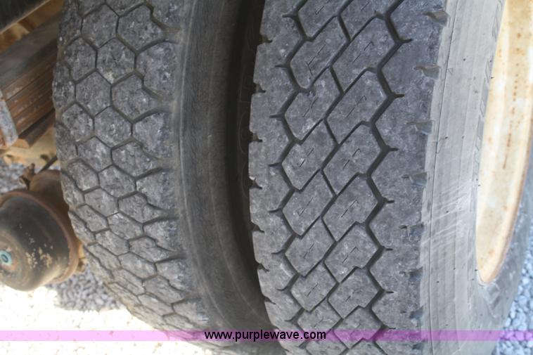 image for item F2756 2001 Ford F750 XL Super Duty water truck