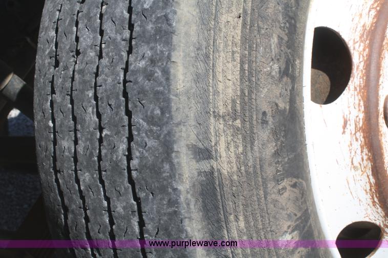 image for item F2756 2001 Ford F750 XL Super Duty water truck