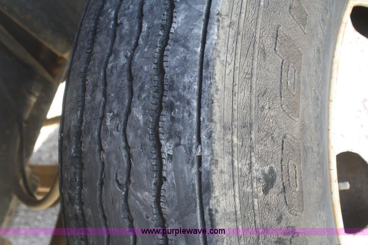 image for item F2756 2001 Ford F750 XL Super Duty water truck