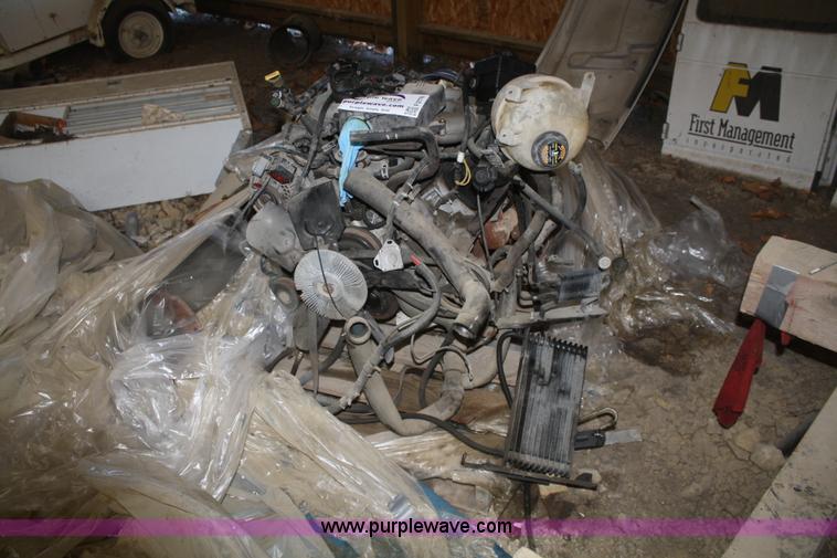 image for item F2776 Ford 4.9L V6 gas engine