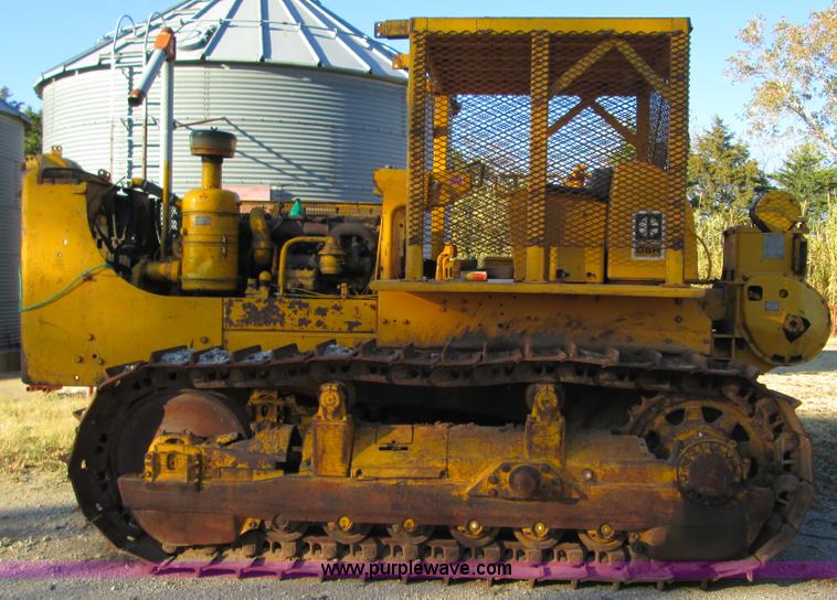 image for item F3069 1962 Caterpillar D8H dozer