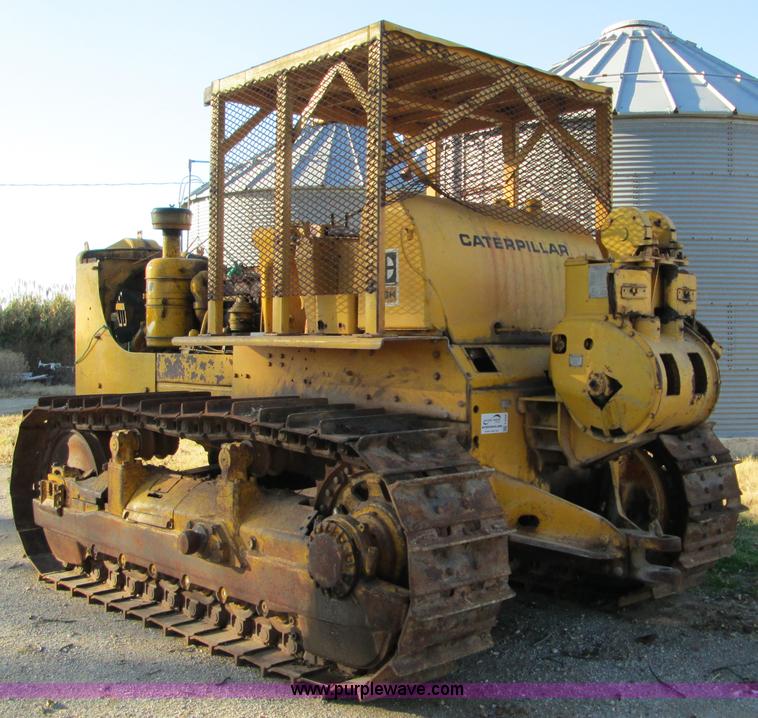 image for item F3069 1962 Caterpillar D8H dozer