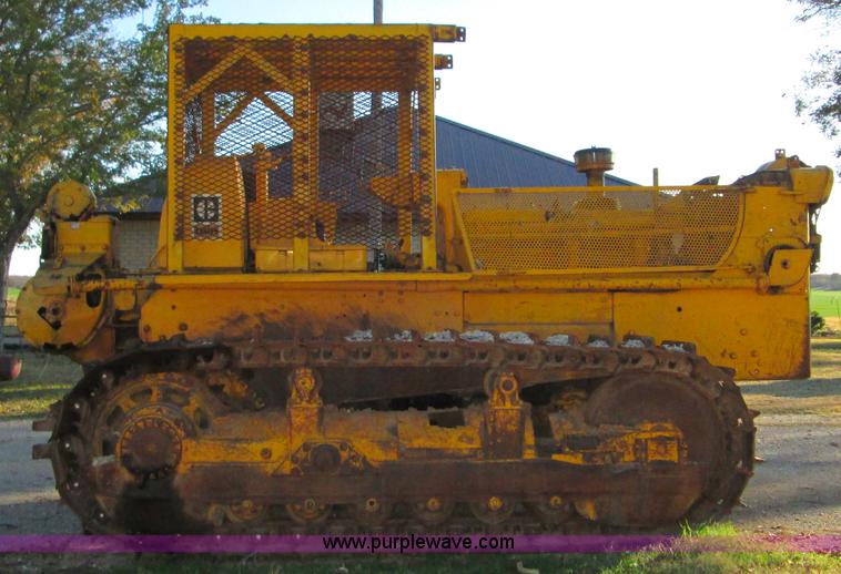 image for item F3069 1962 Caterpillar D8H dozer