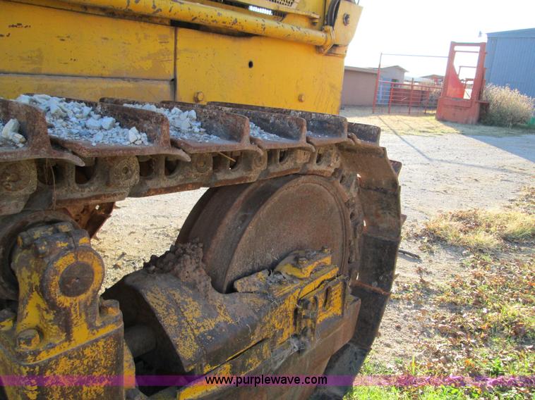 image for item F3069 1962 Caterpillar D8H dozer