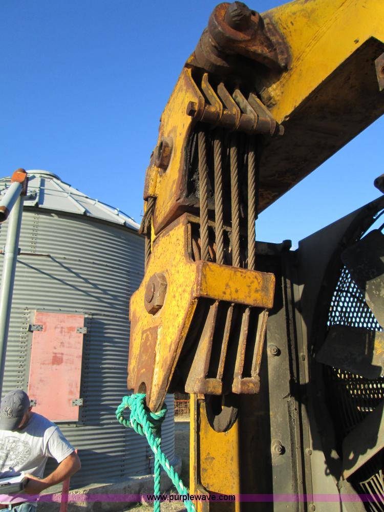 image for item F3069 1962 Caterpillar D8H dozer
