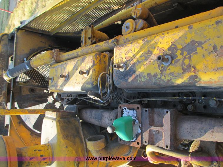 image for item F3069 1962 Caterpillar D8H dozer