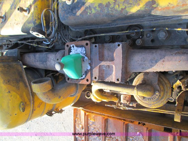image for item F3069 1962 Caterpillar D8H dozer