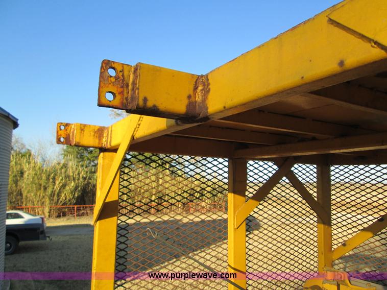 image for item F3069 1962 Caterpillar D8H dozer