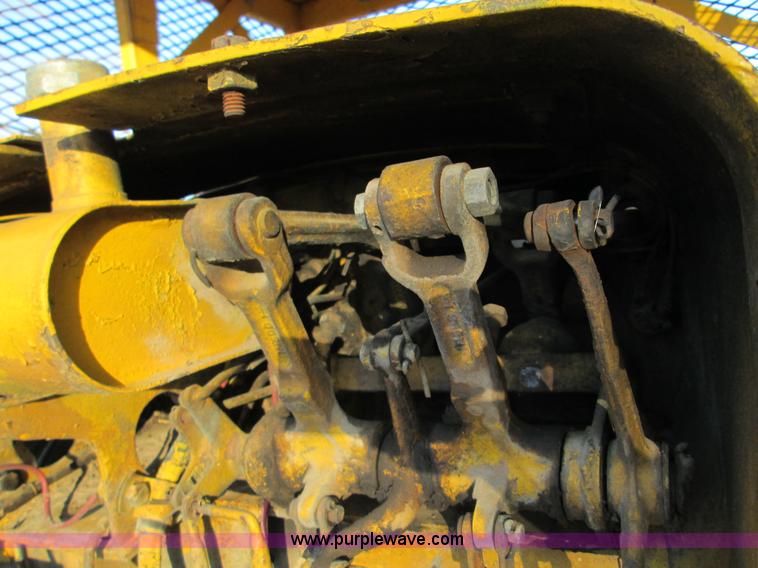 image for item F3069 1962 Caterpillar D8H dozer