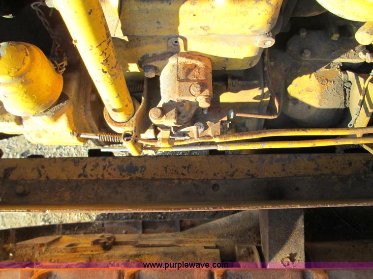 image for item F3069 1962 Caterpillar D8H dozer