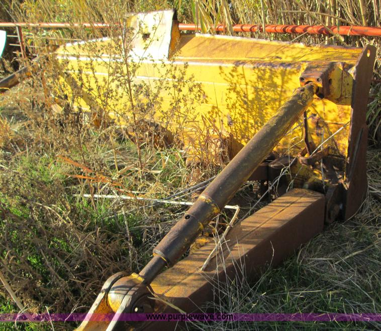 image for item F3069 1962 Caterpillar D8H dozer