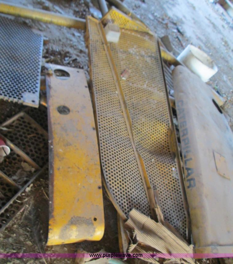 image for item F3069 1962 Caterpillar D8H dozer