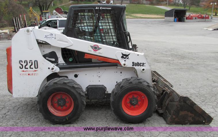 image for item F4040 2003 Bobcat S220 Turbo High Flow skid steer