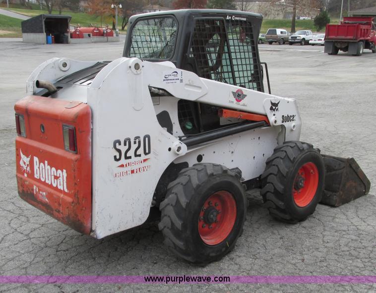 image for item F4040 2003 Bobcat S220 Turbo High Flow skid steer