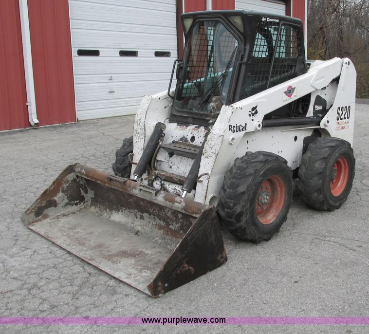 image for item F4040 2003 Bobcat S220 Turbo High Flow skid steer