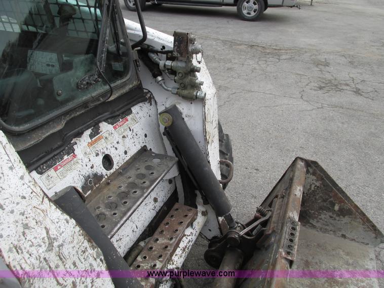 image for item F4040 2003 Bobcat S220 Turbo High Flow skid steer