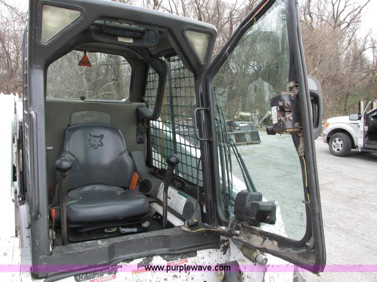 image for item F4040 2003 Bobcat S220 Turbo High Flow skid steer