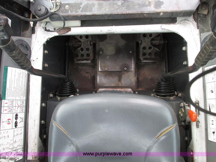 image for item F4040 2003 Bobcat S220 Turbo High Flow skid steer