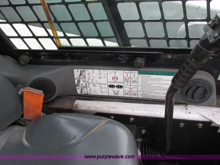 image for item F4040 2003 Bobcat S220 Turbo High Flow skid steer