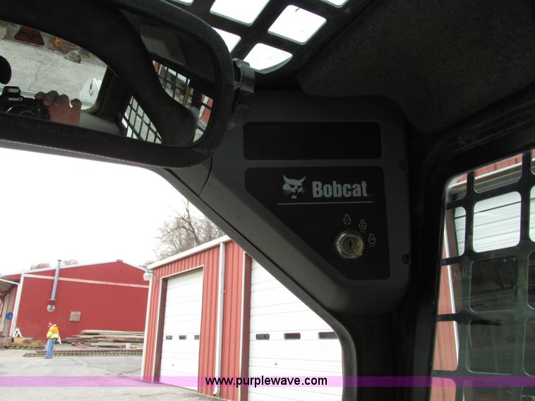 image for item F4040 2003 Bobcat S220 Turbo High Flow skid steer