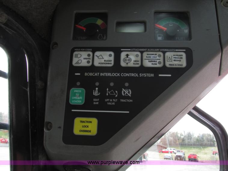 image for item F4040 2003 Bobcat S220 Turbo High Flow skid steer