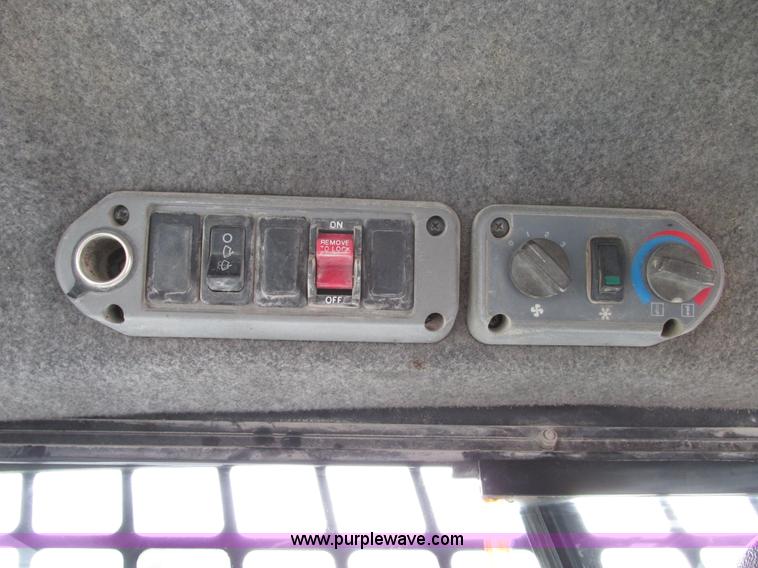 image for item F4040 2003 Bobcat S220 Turbo High Flow skid steer