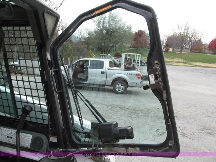 image for item F4040 2003 Bobcat S220 Turbo High Flow skid steer