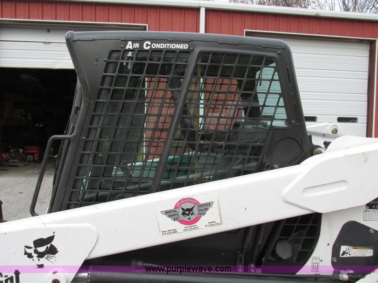 image for item F4040 2003 Bobcat S220 Turbo High Flow skid steer