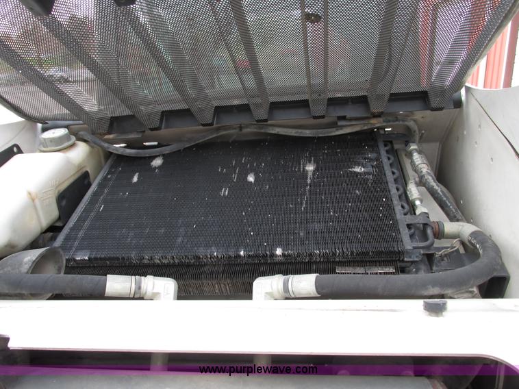 image for item F4040 2003 Bobcat S220 Turbo High Flow skid steer