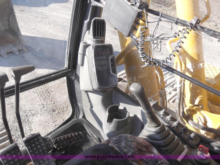 image for item F4062 2002 John Deere 330C LC excavator